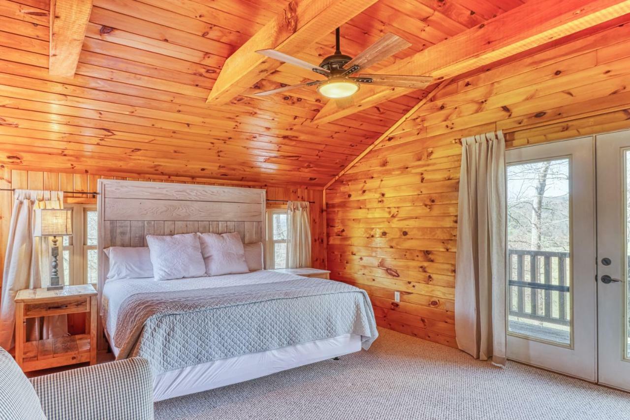 2 Bed 2 Bath Vacation Home In Whittier Exterior photo
